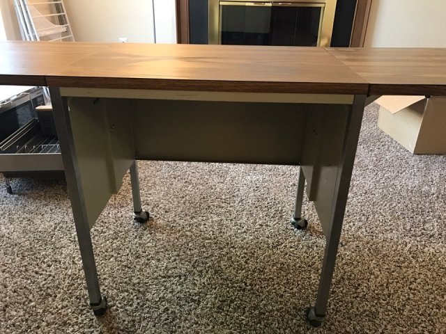 desk 2.jpg