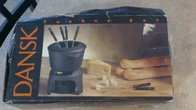 05 Fondue Pot.jpg