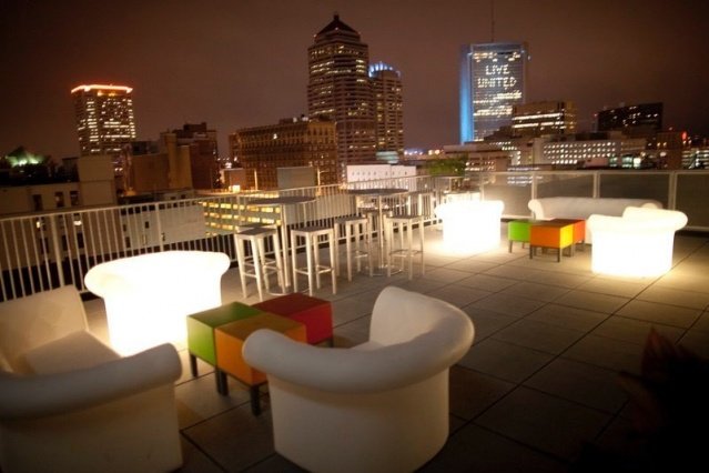 carlyles_watch_roof_patio_1.jpg