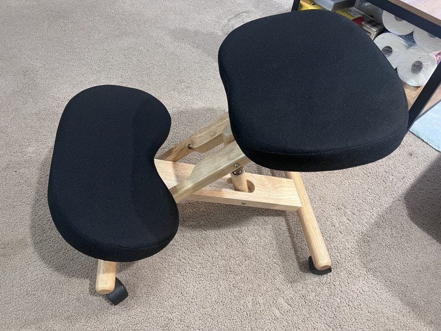 Kneeling chair.jpg