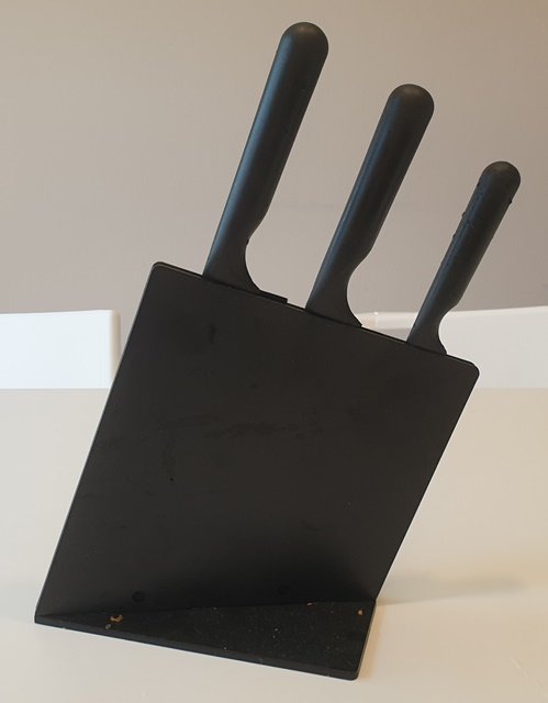 Knives.jpg