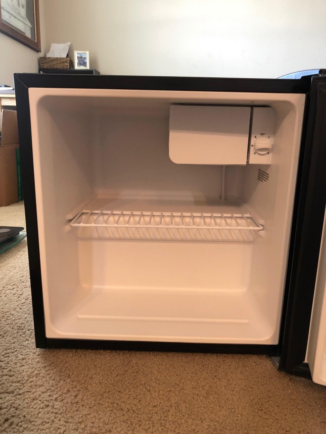 Mini Refrigerator_Haier_3.jpg
