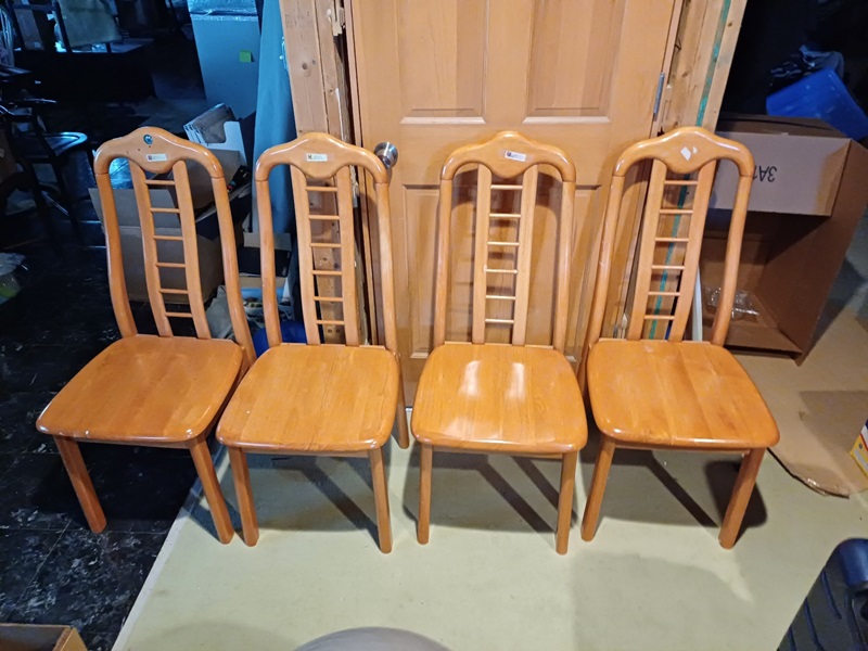 4 Chairs (2).jpg