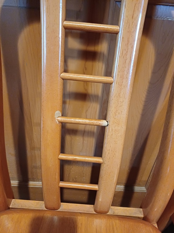 4 Chairs (1).jpg