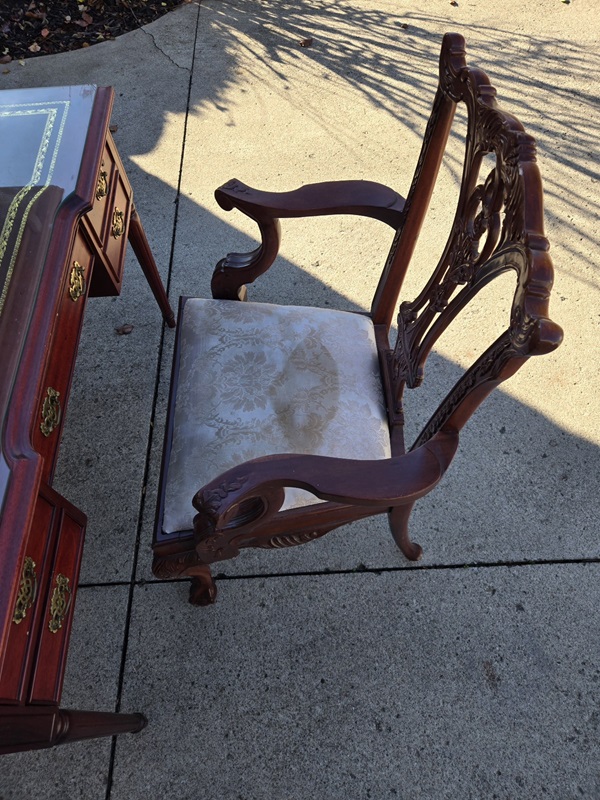 chair (2).jpg